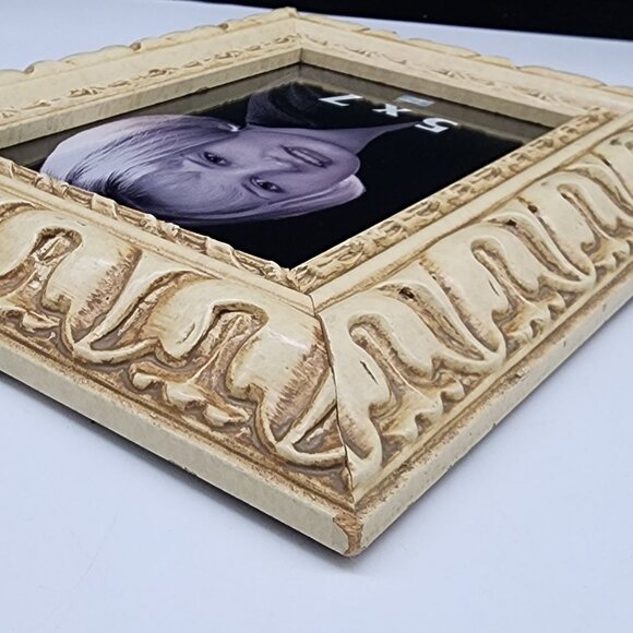 Ornate Greco 5x7 Picture Frame With Vintage Style Carved Design - Picture 3 of 11